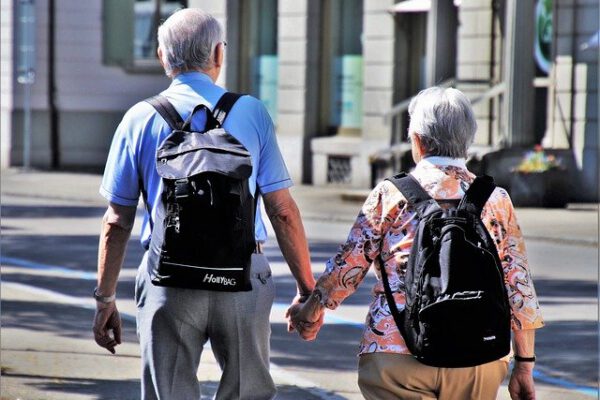 Seniorzy w podróży